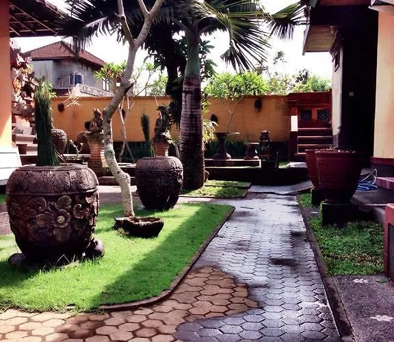 Pondok Oka Homestay *