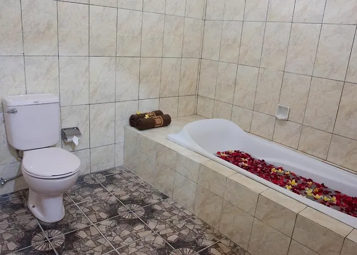 Pondok Oka Homestay بيت ضيافة *