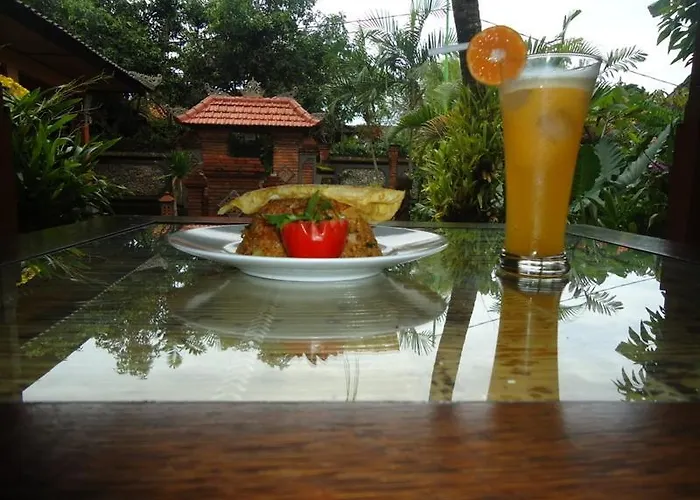 Pondok Oka Homestay بيت ضيافة